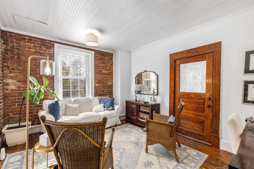 More Photos Of 35 S Peachtree St, Norcross Restaurant For Sale