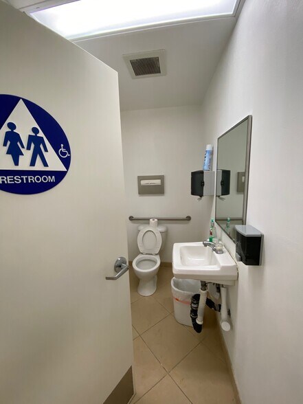 More Photos Of 337 E Harvard Blvd, Santa Paula Religious Facility For Sale