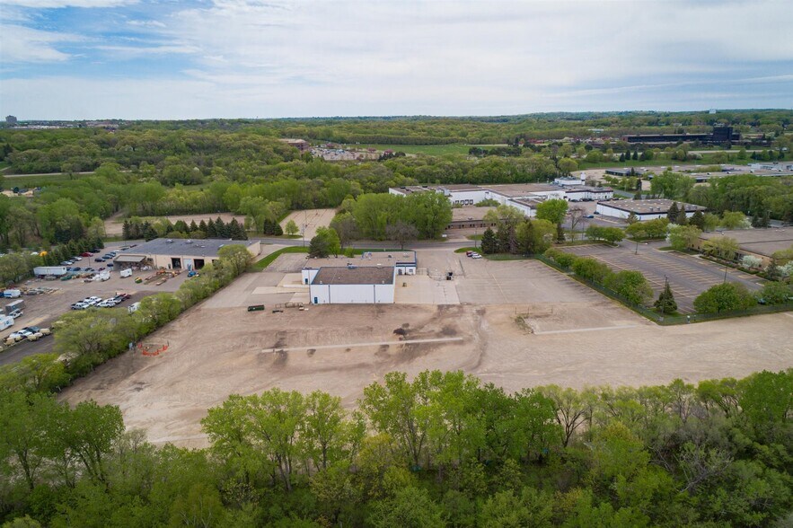 More Photos Of 3303 Terminal Dr, Eagan Warehouse For Lease