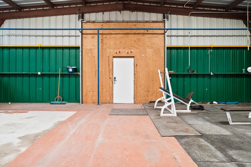 More Photos Of 8808 County Road 1458, Taft Flex For Sale