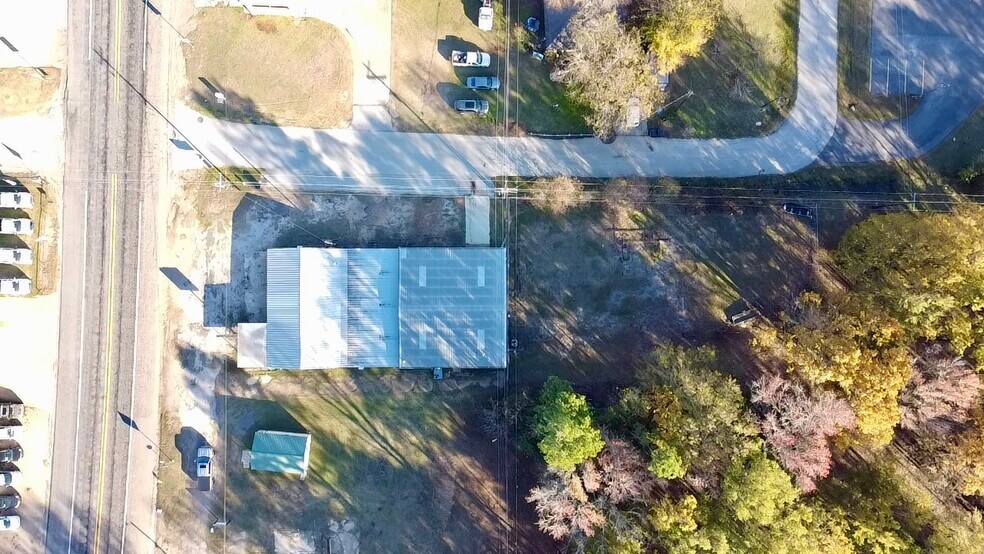 More Photos Of 402 Bermuda st, Quitman Flex For Sale