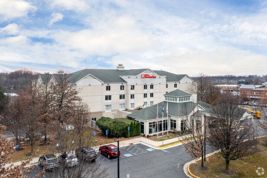 More Photos Of 3950 Fair Ridge Dr, Fairfax Hotel For Sale
