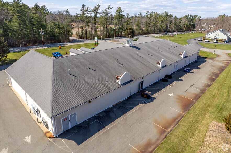 More Photos Of 290 Bedford St, Lakeville Storefront Retail Office For Sale