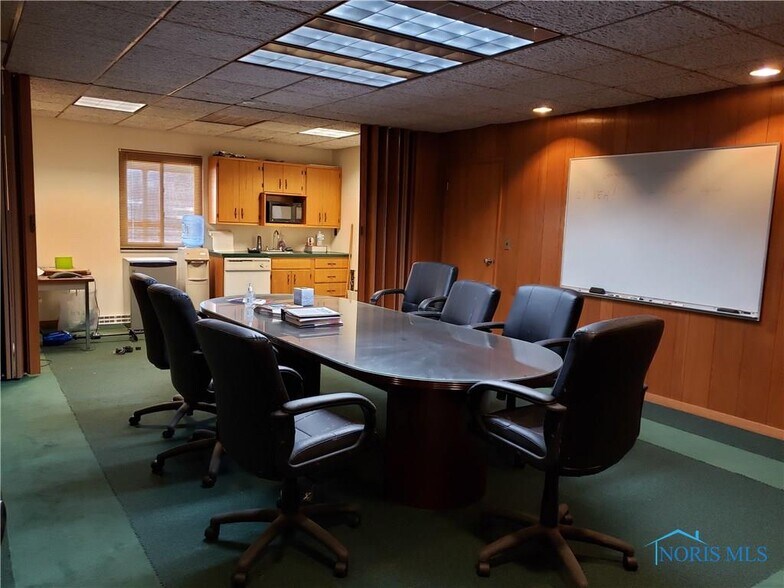 More Photos Of 410 Ryder Rd, Toledo Office For Sale