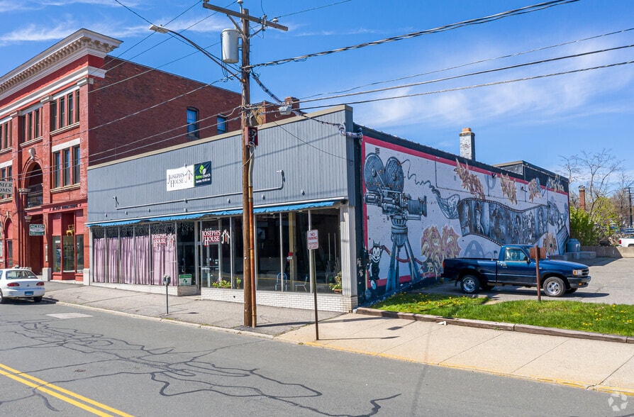 Primary Photo Of 114-116 Water St, Torrington Storefront For Lease