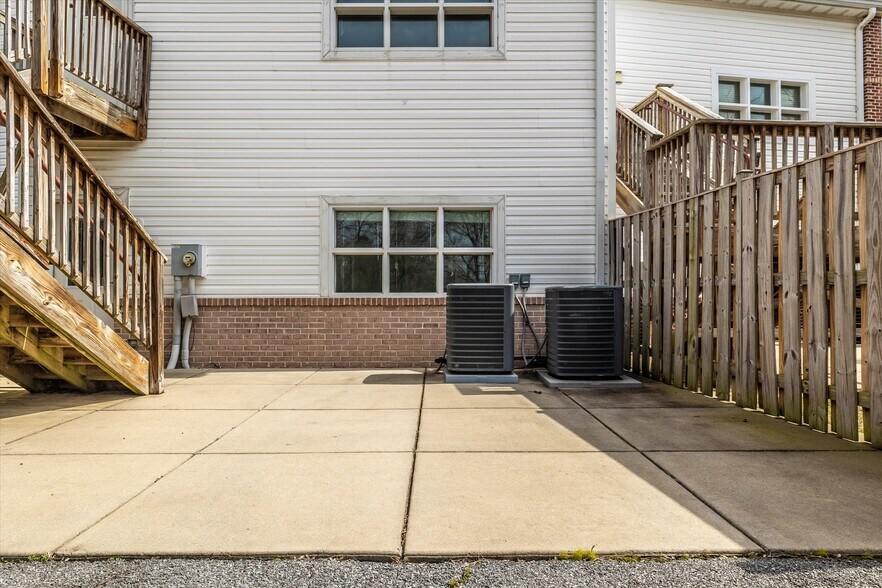 More Photos Of 5216 Chairmans Ct, Frederick Office For Lease