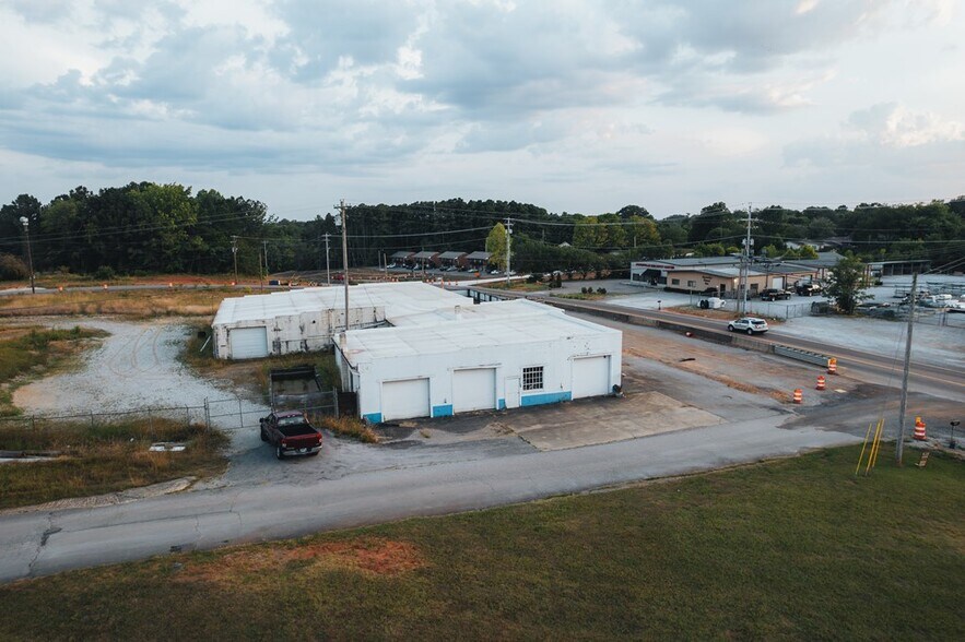 More Photos Of 1470 S Jefferson Ave, Cookeville Showroom For Sale