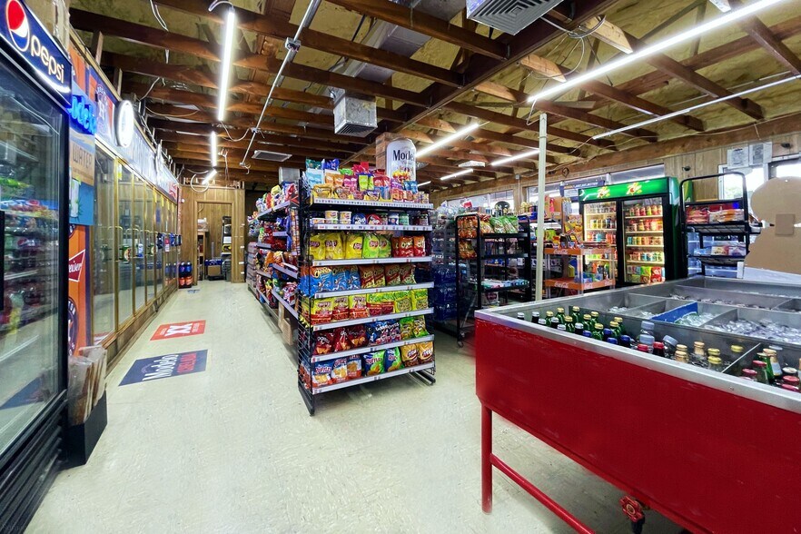 More Photos Of 701 Lincoln Ave, Robstown Convenience Store For Sale