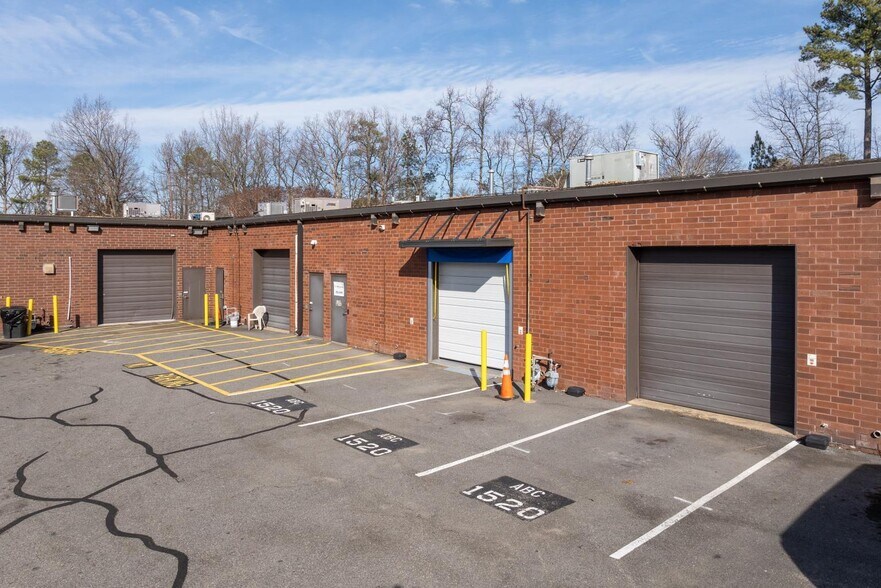 More Photos Of 1450-1470 E Parham Rd, Richmond Unknown For Lease