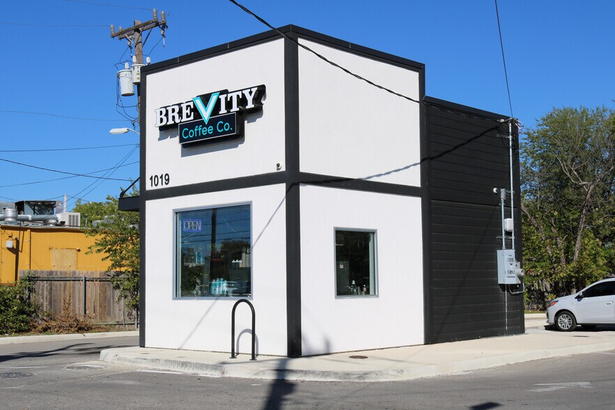 Primary Photo Of 1019 SW Military Dr, San Antonio General Retail For Sale