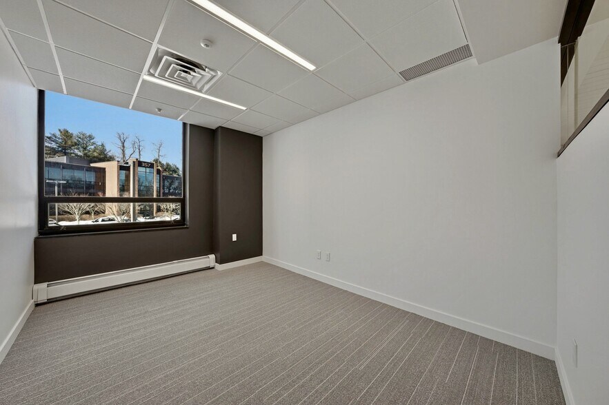 More Photos Of 355 Main St, Armonk Unknown For Lease
