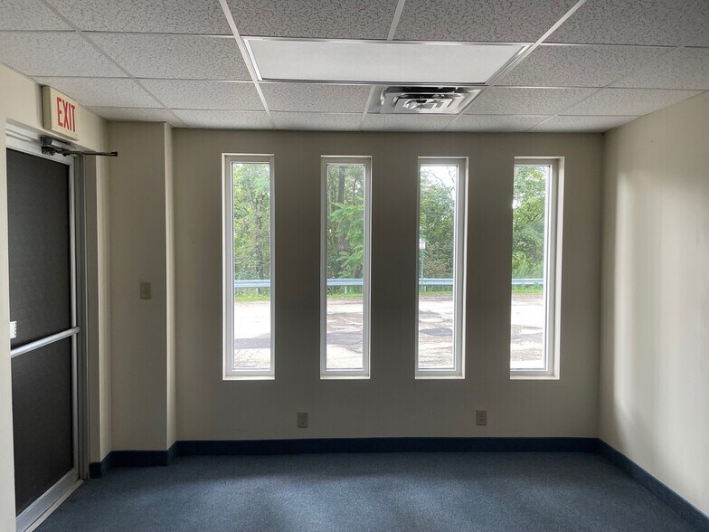 More Photos Of 560 W Third St, Jamestown Office For Lease