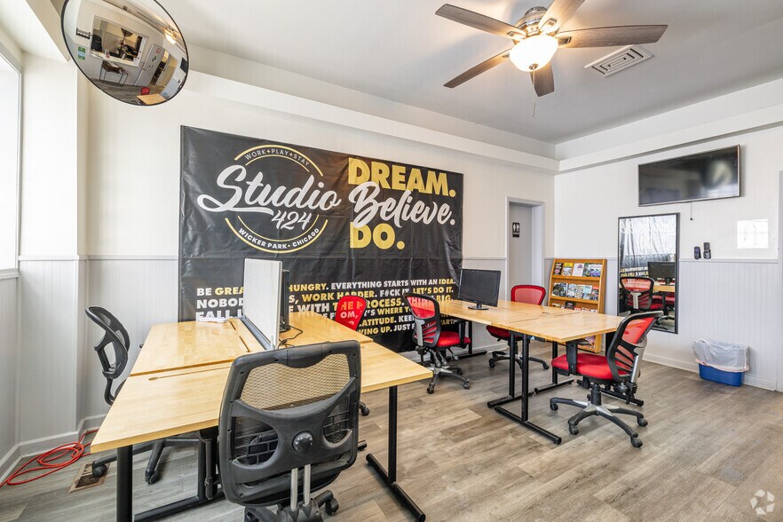 More Photos Of 1417 N Ashland Ave, Chicago Coworking Space