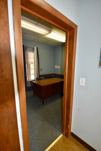 More Photos Of 314 E Main St, Rockwell Medical For Lease