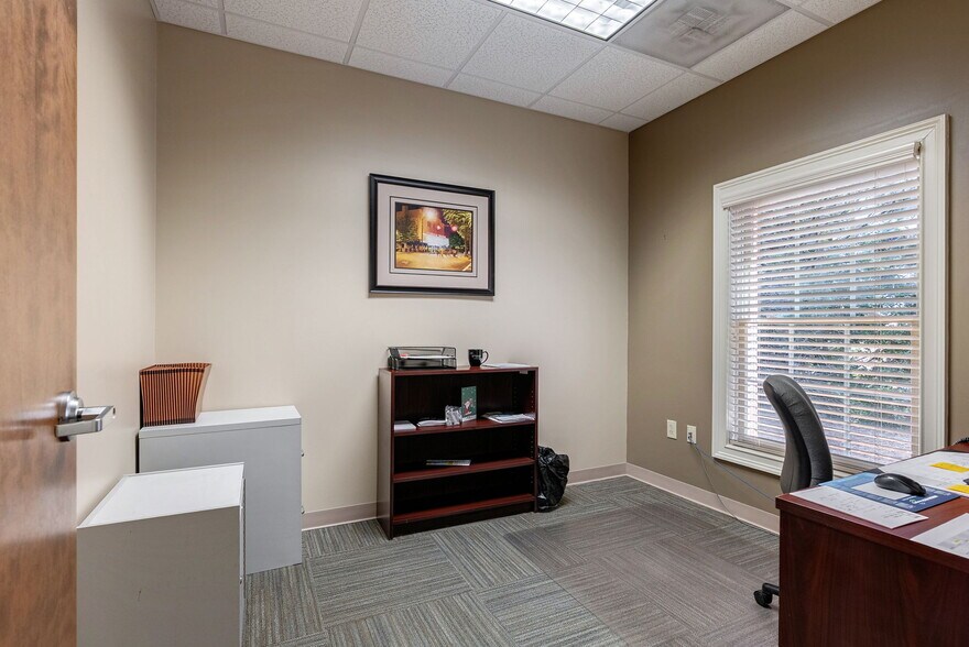 More Photos Of 1500 Langford Dr, Watkinsville Medical For Sale