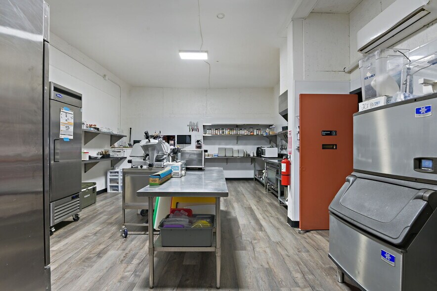 More Photos Of 207 Main Ave, Chewelah Restaurant For Sale