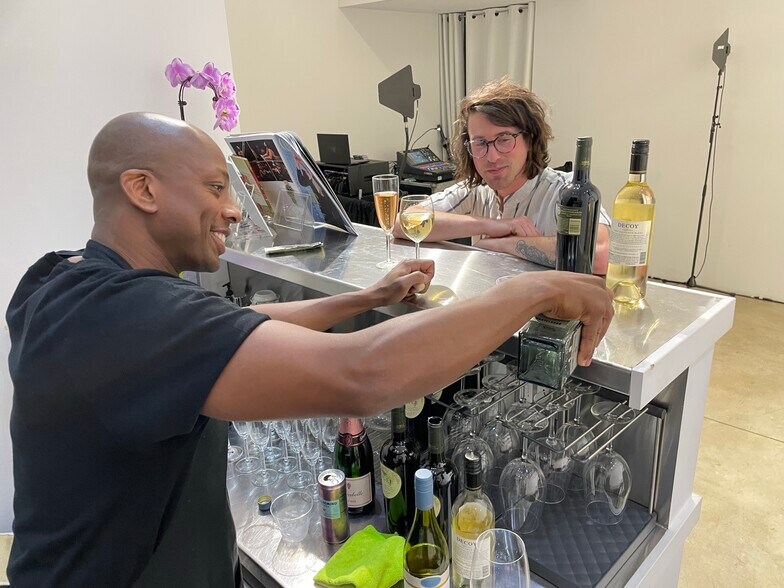 More Photos Of 219 N Elizabeth St, Chicago Showroom For Lease