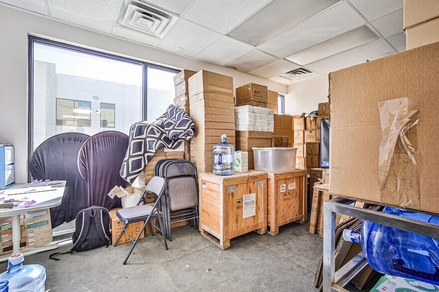 More Photos Of 5995 W Wigwam Ave, Las Vegas Warehouse For Sale