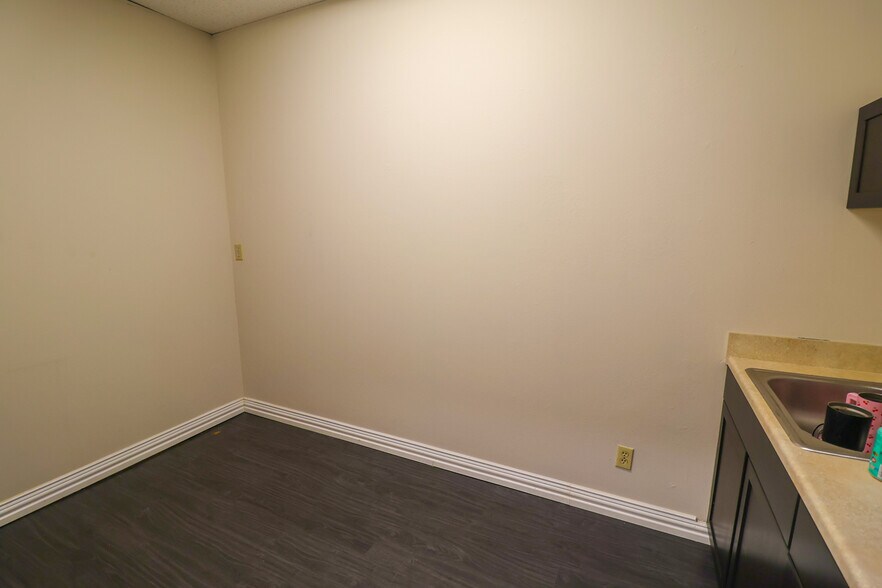 More Photos Of 13131 Champions Dr, Houston Medical For Lease