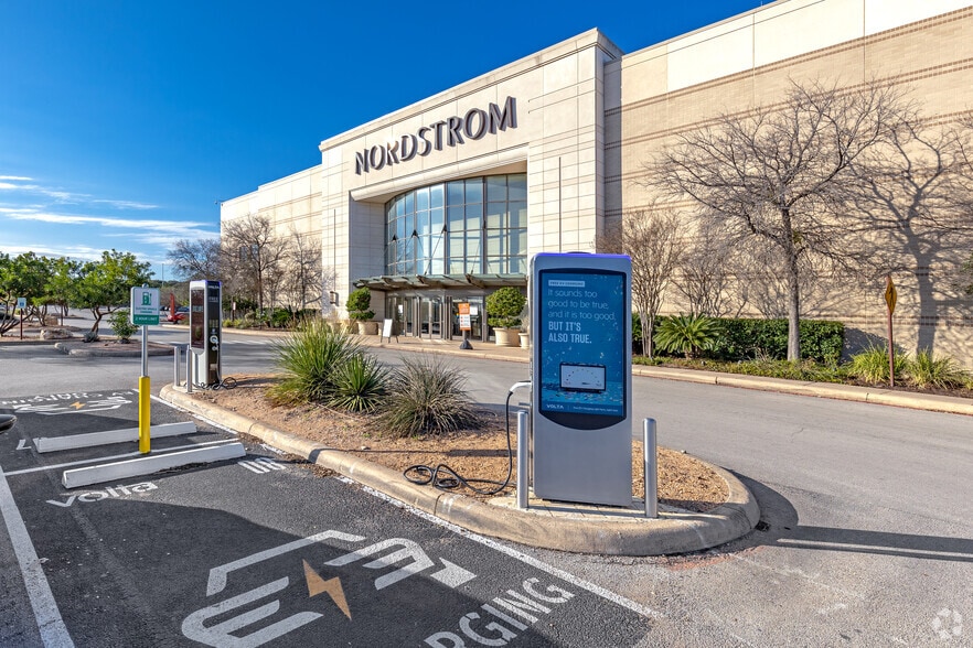 Primary Photo Of 15900 La Cantera Pky, San Antonio Unknown For Lease