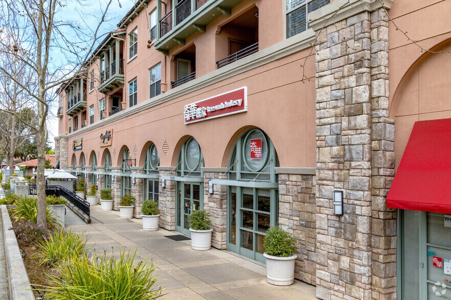 More Photos Of 20560 Town Center Ln, Cupertino Apartments For Lease