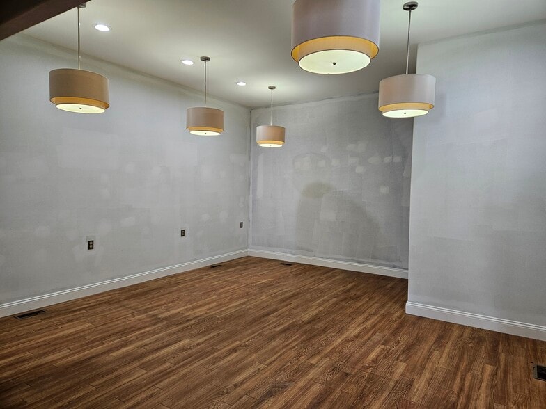 More Photos Of 5820 Gratiot Rd, Saginaw Medical For Lease