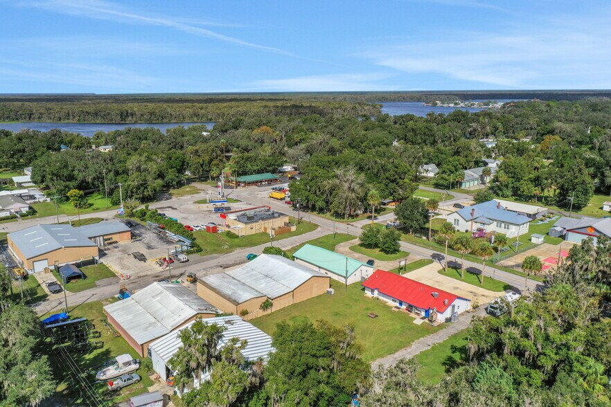 More Photos Of 413 Elm St, Welaka Freestanding For Sale