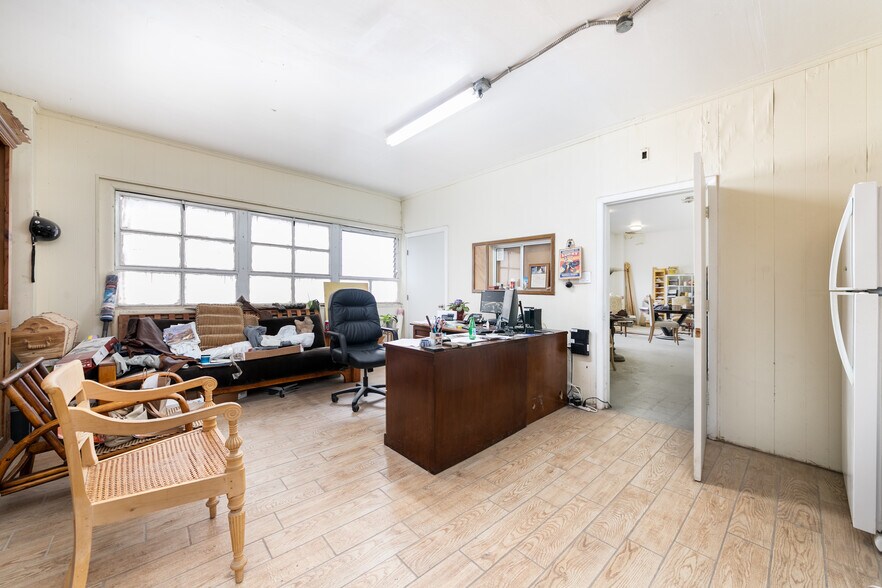 More Photos Of 4606-4620 W Jefferson Blvd, Los Angeles Warehouse For Lease