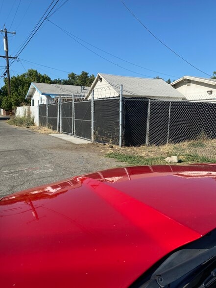 More Photos Of 506 Eye St, Bakersfield Warehouse For Sale