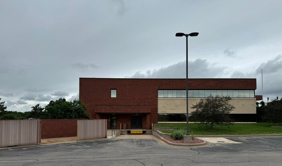 More Photos Of 3605 Stewart Ave, Wausau Flex For Sale