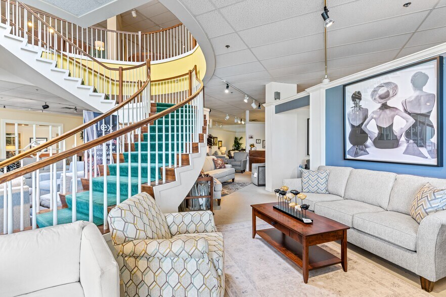 More Photos Of 130 Western Ave, South Portland Freestanding For Sale