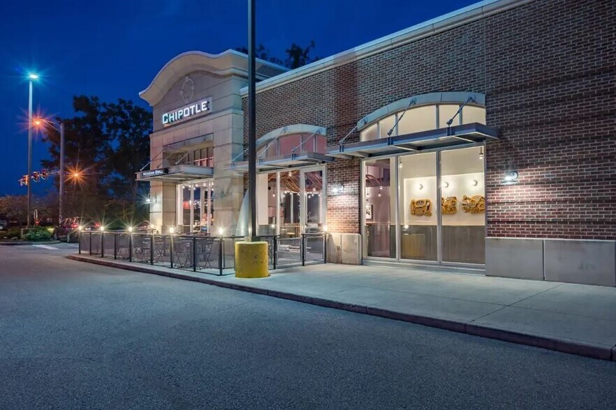 More Photos Of 11255 Reed Hartman Hwy, Blue Ash Unknown For Lease