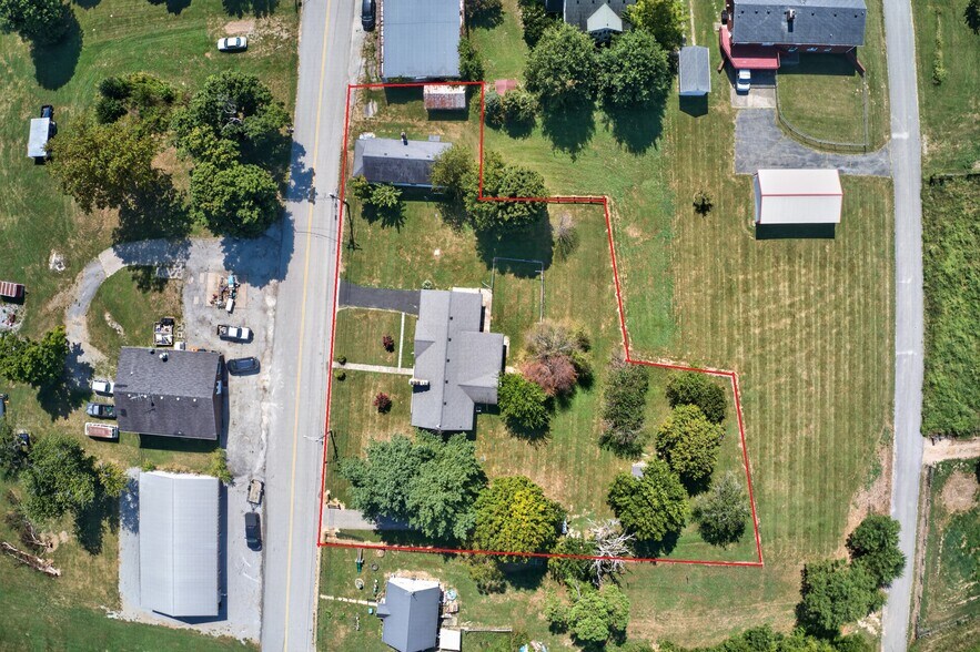 More Photos Of 43 Highway 433, Mackville Flex For Sale