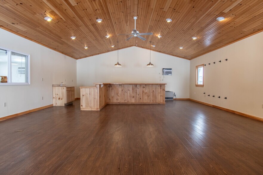 More Photos Of 43748/43752 NY-12 Rt, Alexandria Bay Freestanding For Sale