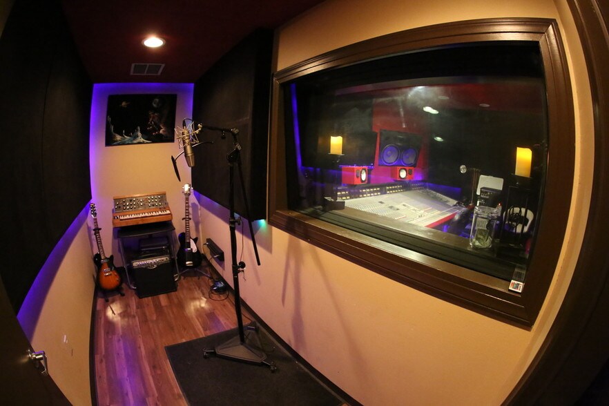 More Photos Of 4617 Van Nuys Blvd, Sherman Oaks Storefront For Sale