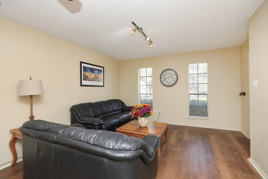 More Photos Of 2910 Old Lane City Rd, Wharton Apartments For Sale