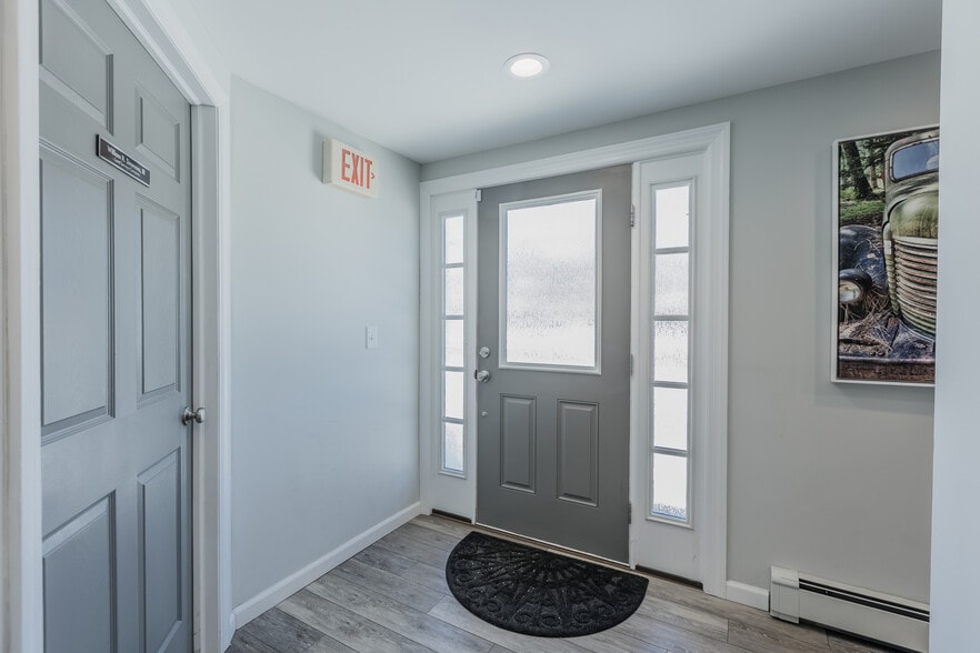 More Photos Of 128 Carleton Ave, East Islip Office For Sale