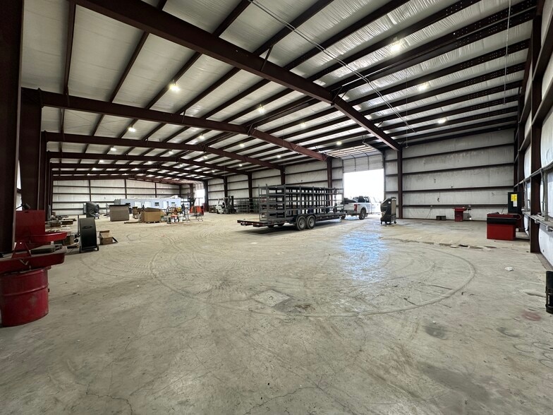 More Photos Of 1207 S County Road West, Odessa Warehouse For Lease