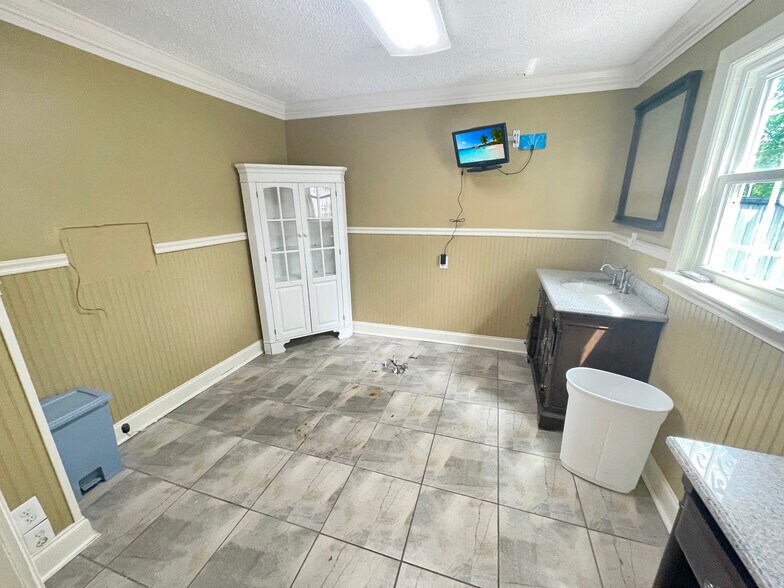 More Photos Of 183 Thompson Ln, Nashville Medical For Lease
