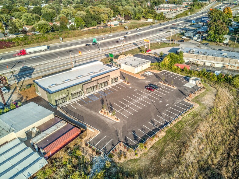 More Photos Of 1560 Veterans Memorial Pkwy, Saint Charles Unknown For Lease