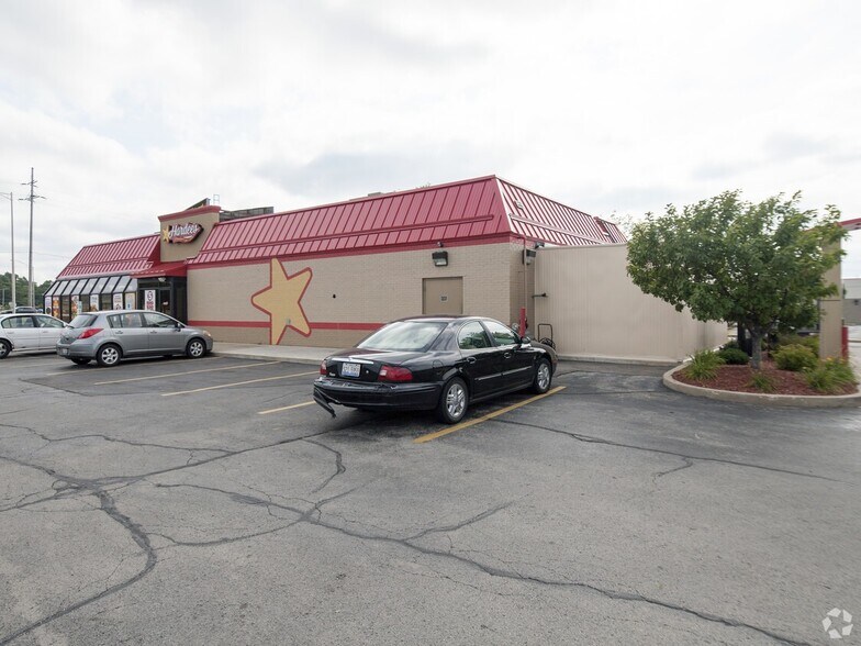 More Photos Of 1550 E Riverside Blvd, Loves Park Fast Food For Lease