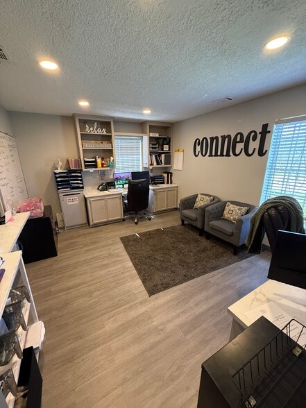 More Photos Of 4749 Odom Rd, Beaumont Office For Sale