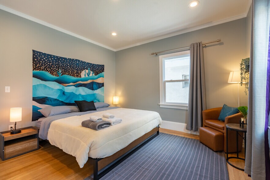 More Photos Of 256 29th St, Oakland Apartments For Sale