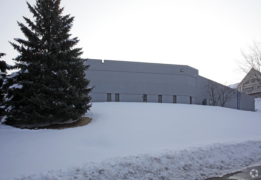 More Photos Of 601 Cliff Rd E, Burnsville Warehouse For Sale