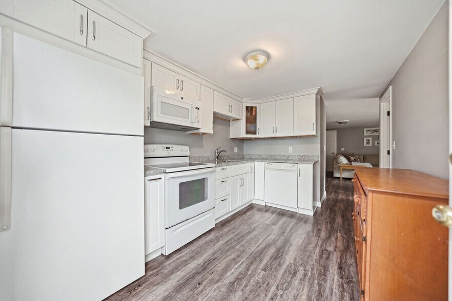 More Photos Of 148 Katama Rd, Edgartown Flex For Sale