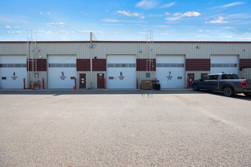 More Photos Of 380 Taiganova Cres, Fort McMurray Warehouse For Lease