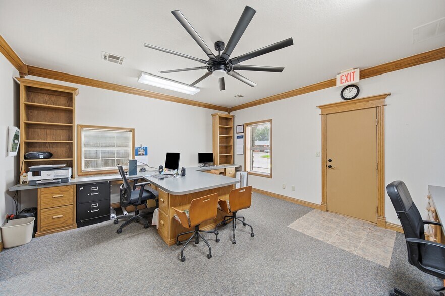 More Photos Of 514 E Will Rogers Blvd, Claremore Office For Sale