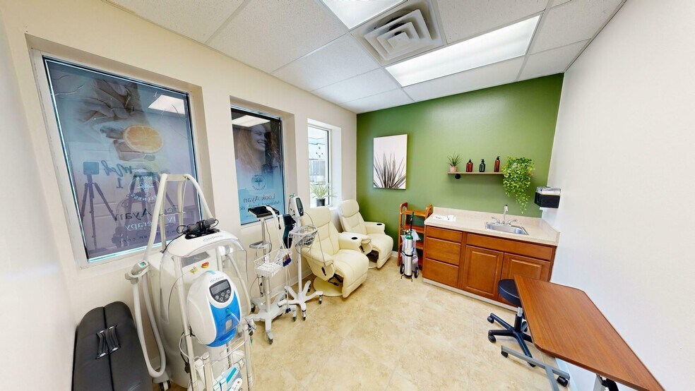 More Photos Of 1046 S Florida Ave, Lakeland Medical For Lease