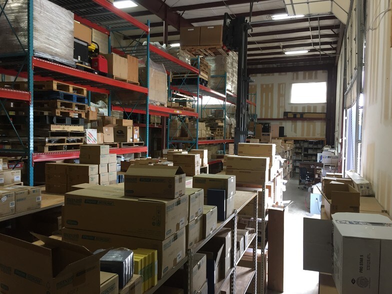 More Photos Of 2844 Logan St, Nashville Light Distribution For Sale