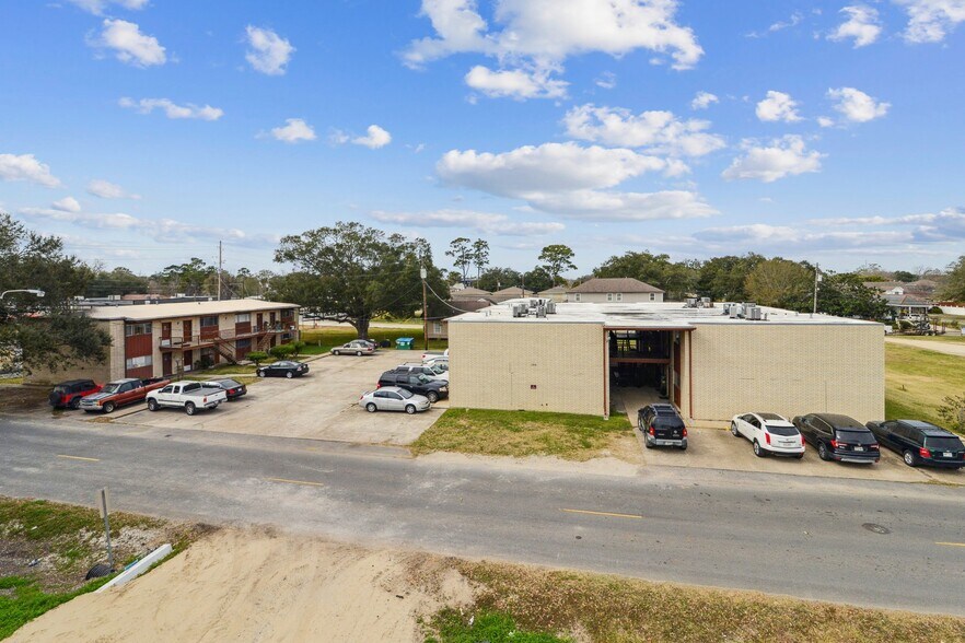 More Photos Of 106 E 3rd St, Belle Chasse Multifamily For Sale